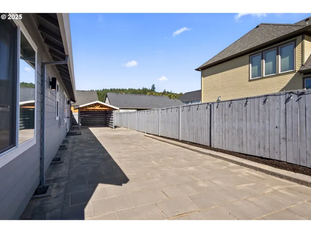 $600,000 | 819 Riley Drive Northeast, Silverton, OR 97381