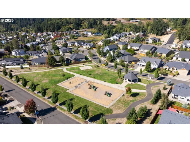 $600,000 | 819 Riley Drive Northeast, Silverton, OR 97381