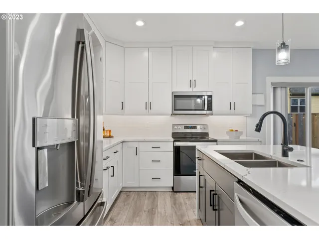 $600,000 | 819 Riley Drive Northeast, Silverton, OR 97381