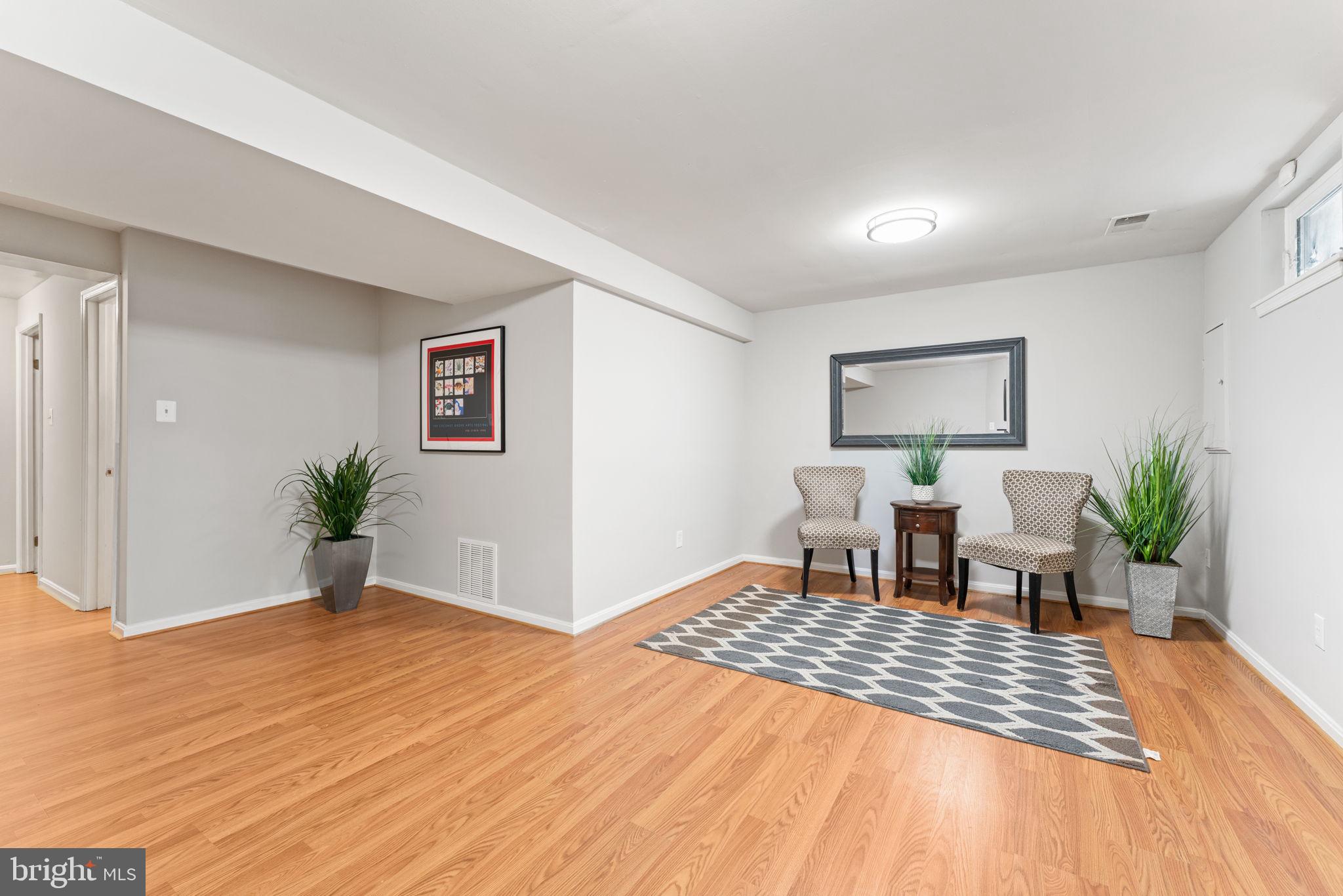 8573 Chester Grove Court Springfield, VA 22153 - Photo 31 of 39 Gallery Image 31