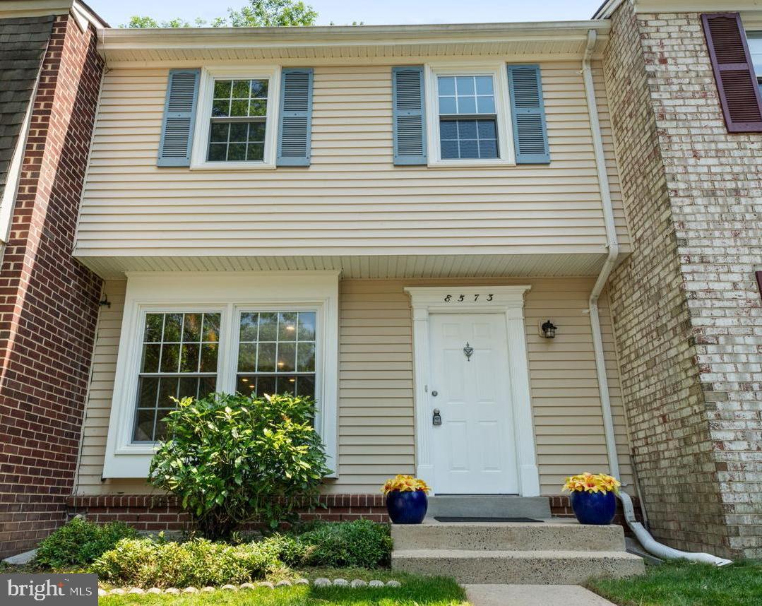 8573 Chester Grove Court Springfield, VA 22153 - Photo 4 of 39 Gallery Image 4