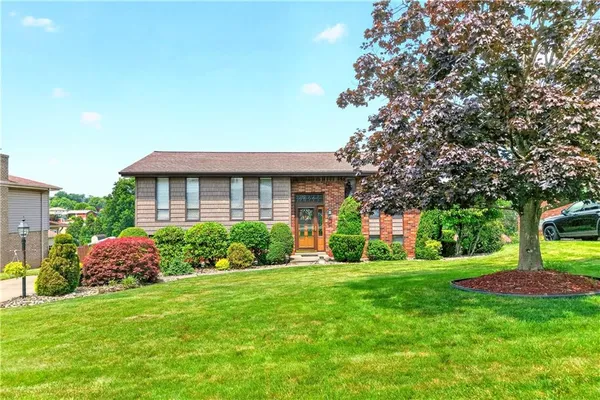 $265,000 | 404 Highland Drive, Elizabeth, PA 15037