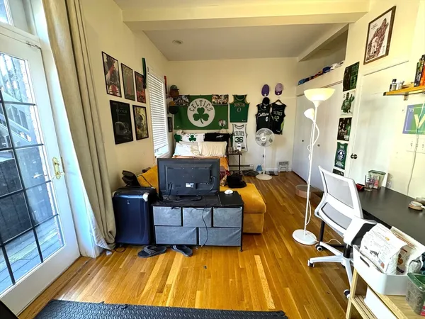 $3,500 | 59 Fort Avenue, Unit 2, Boston, MA 02119