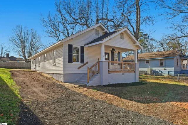 $230,000 | 204 Rogers Avenue, Greenville, SC 29617