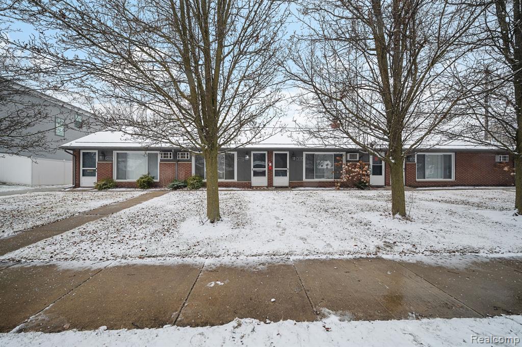 4123 Kent Road Royal Oak, MI 48073 - Photo 2 of 12