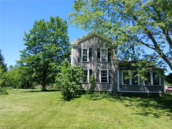 $379,900 | 7179 North Bergen Road, Bergen, NY 14416