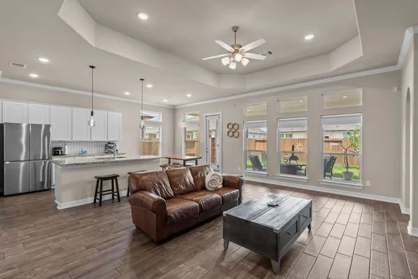 $2,600 | 1302 Lake Mija Court, Seabrook, TX 77586