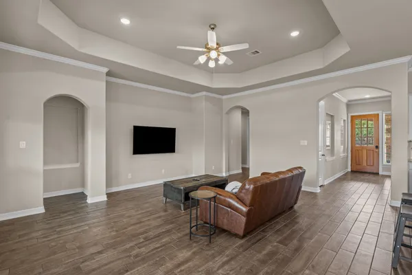 $2,600 | 1302 Lake Mija Court, Seabrook, TX 77586