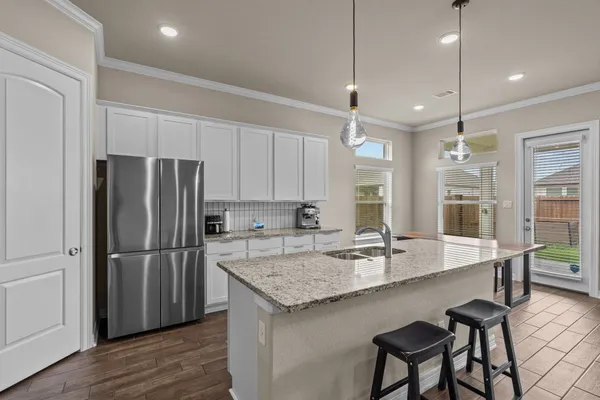 $2,600 | 1302 Lake Mija Court, Seabrook, TX 77586