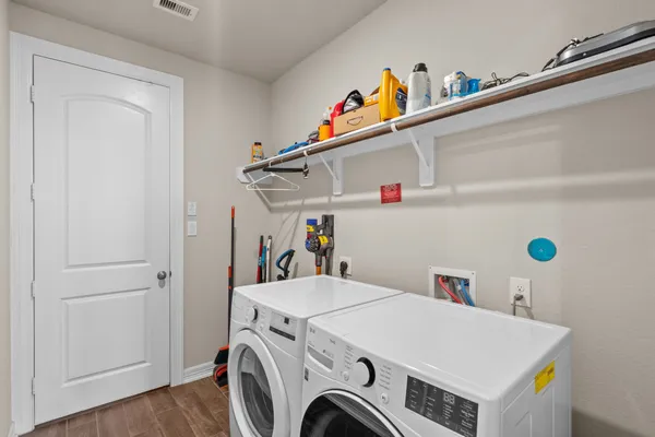 $2,600 | 1302 Lake Mija Court, Seabrook, TX 77586