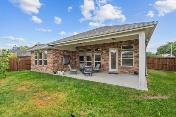 $2,600 | 1302 Lake Mija Court, Seabrook, TX 77586