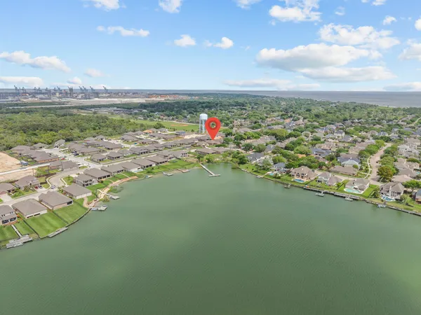 $2,600 | 1302 Lake Mija Court, Seabrook, TX 77586