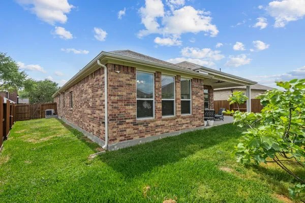 $2,600 | 1302 Lake Mija Court, Seabrook, TX 77586