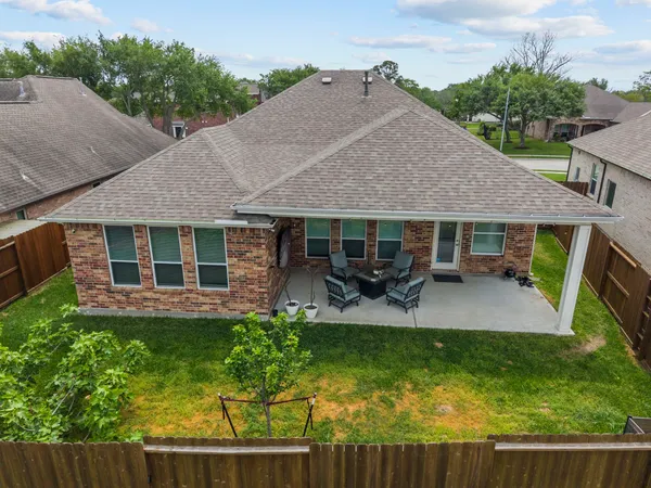 $2,600 | 1302 Lake Mija Court, Seabrook, TX 77586