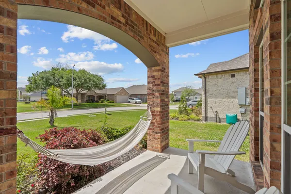 $2,600 | 1302 Lake Mija Court, Seabrook, TX 77586