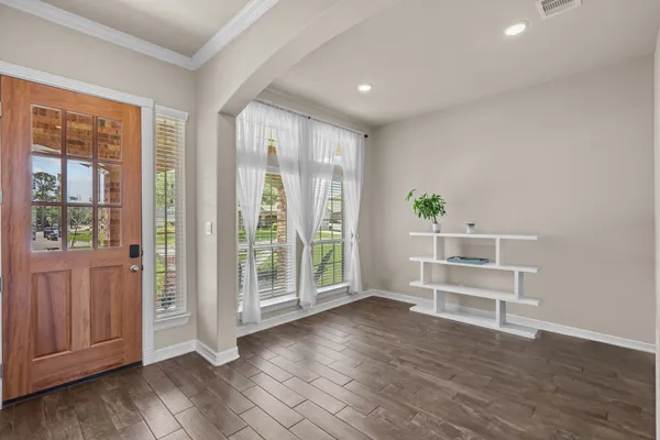 $2,600 | 1302 Lake Mija Court, Seabrook, TX 77586