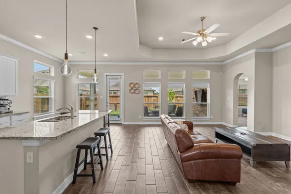 $2,600 | 1302 Lake Mija Court, Seabrook, TX 77586