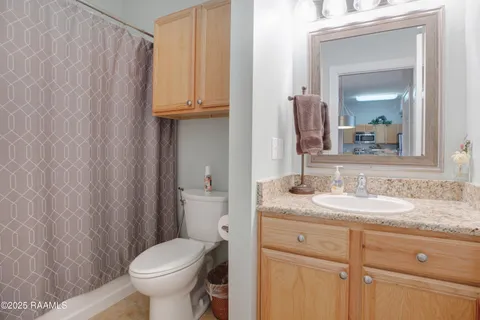 $240,000 | 201 Settlers Trace Boulevard, Unit 2414, Lafayette, LA 70508