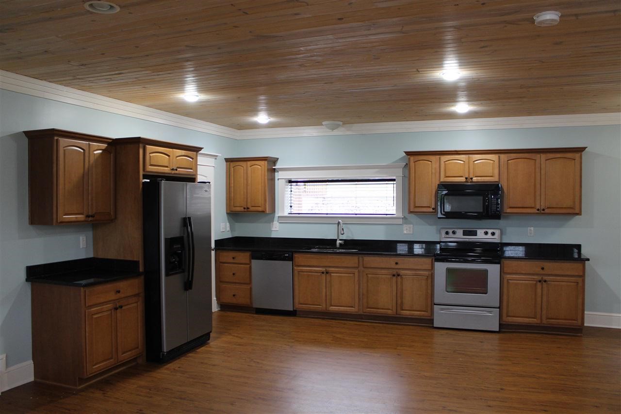 3435 Rolston Road Fenton, MI 48430 - Photo 4 of 39 21503547-3.JPG
