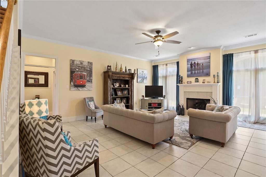 1364 Rue Bayonne Mandeville, LA 70471 - Photo 4 of 24 Gallery Image 4