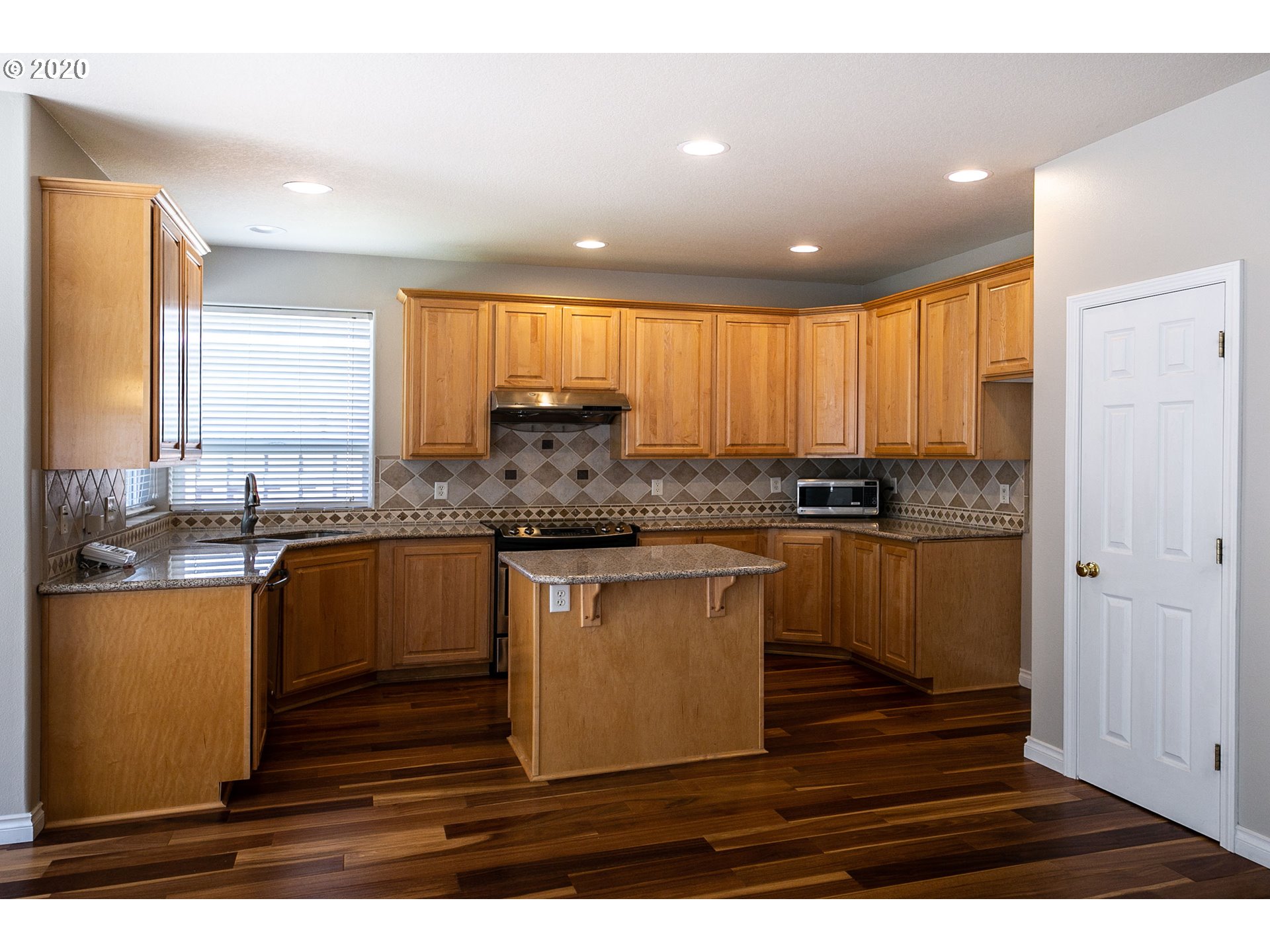 19709 Southeast 4th Way Camas, WA 98607 - Photo 5 of 32 Gallery Image 5