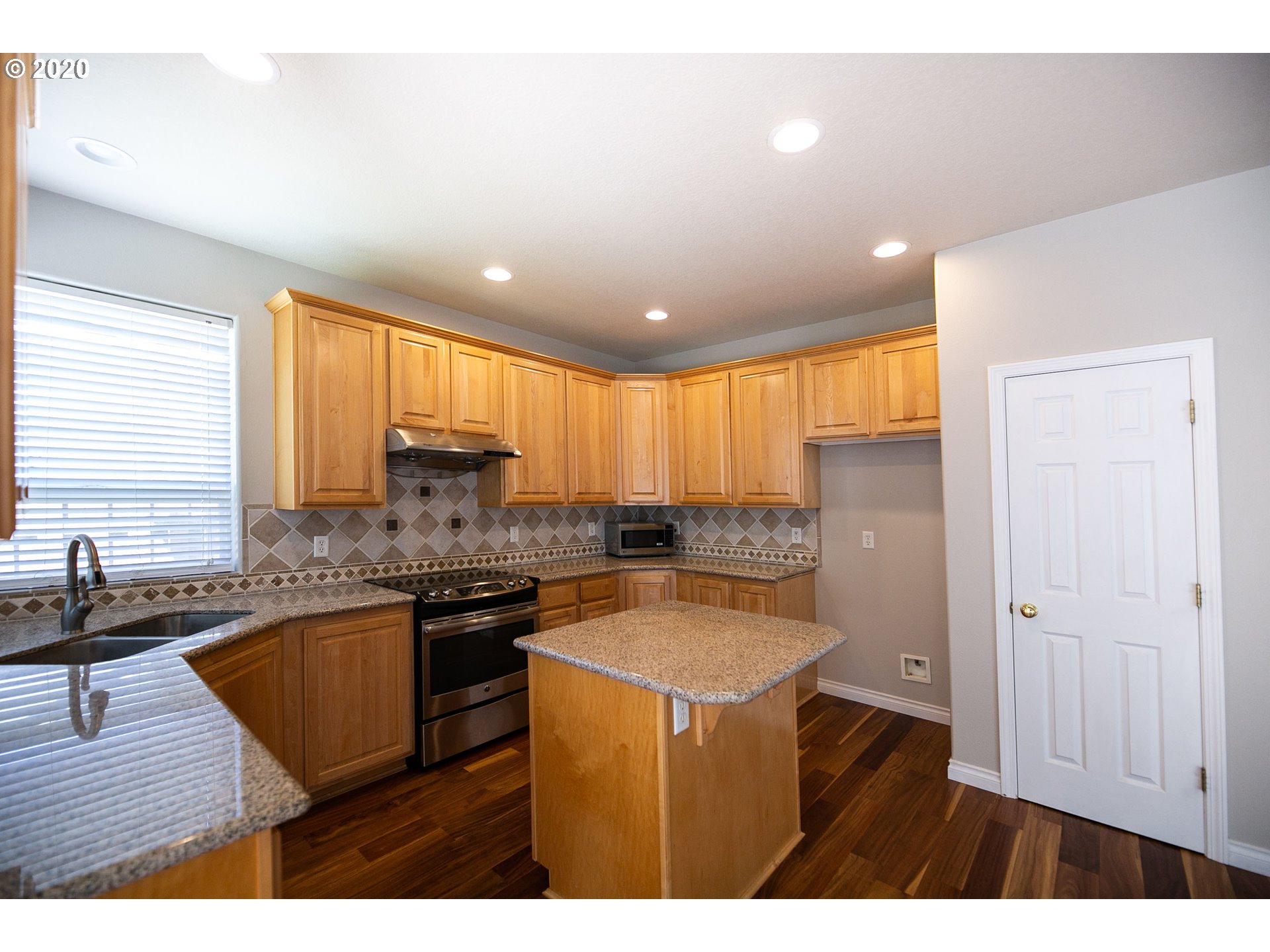 19709 Southeast 4th Way Camas, WA 98607 - Photo 8 of 32 Gallery Image 8