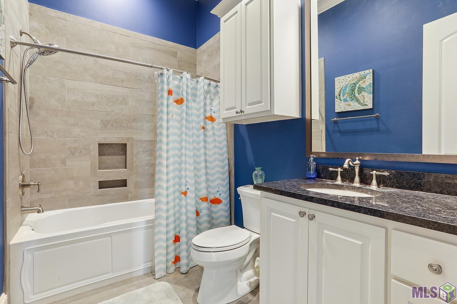 13013 West Waterside Drive Baton Rouge, LA 70818 - Photo 14 of 27 Full Bathroom downstairs