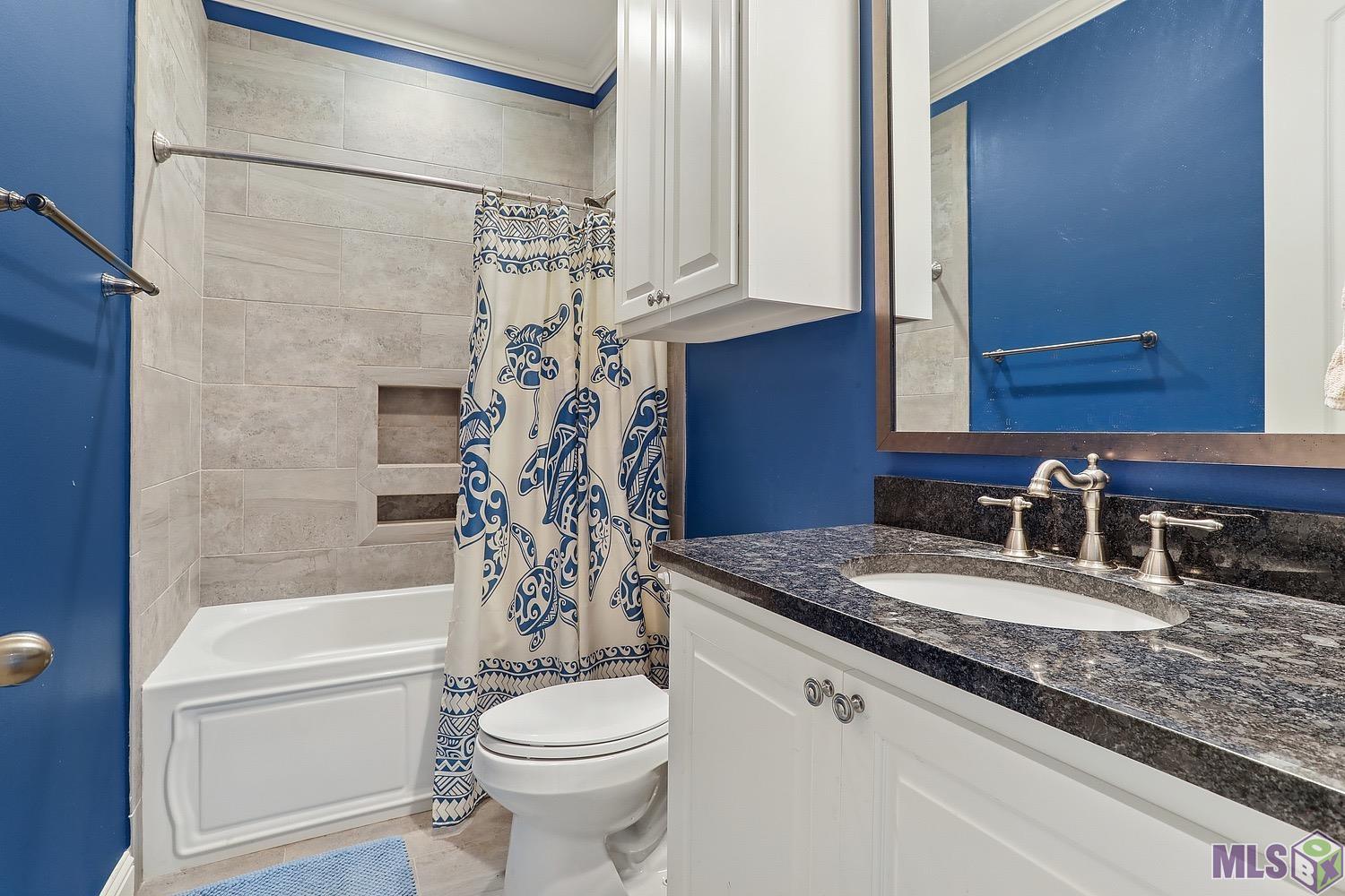 13013 West Waterside Drive Baton Rouge, LA 70818 - Photo 24 of 27 Bathroom upstairs