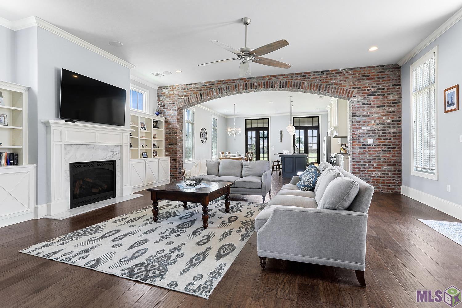 13013 West Waterside Drive Baton Rouge, LA 70818 - Photo 5 of 27 Livingroom facing Kitchen