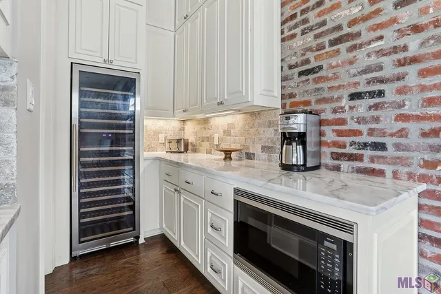 $950,000 | 13013 West Waterside Drive, Baton Rouge, LA 70818