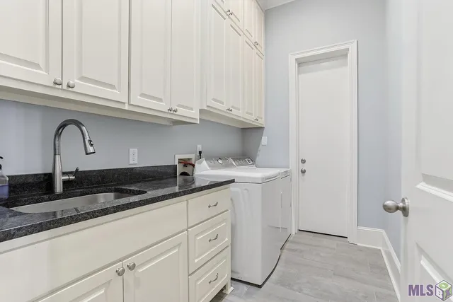 $950,000 | 13013 West Waterside Drive, Baton Rouge, LA 70818