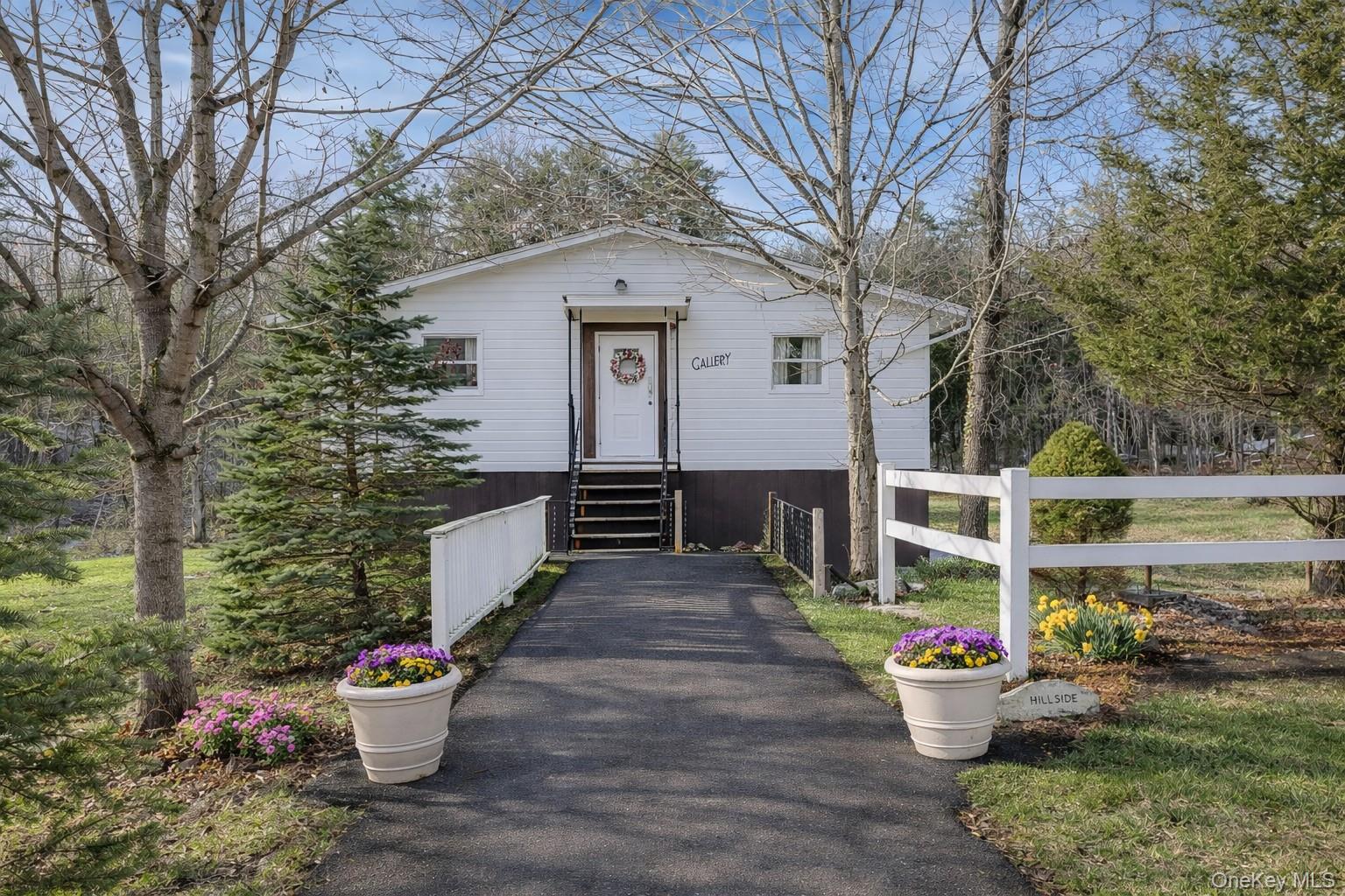 9 Solway Road Saugerties, NY 12477 - Photo 3 of 44
