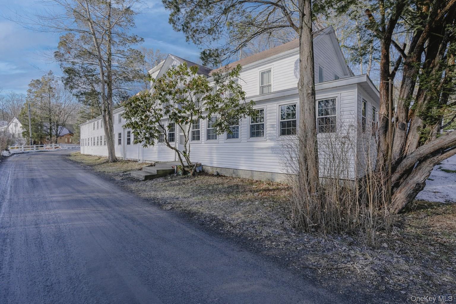 9 Solway Road Saugerties, NY 12477 - Photo 7 of 44