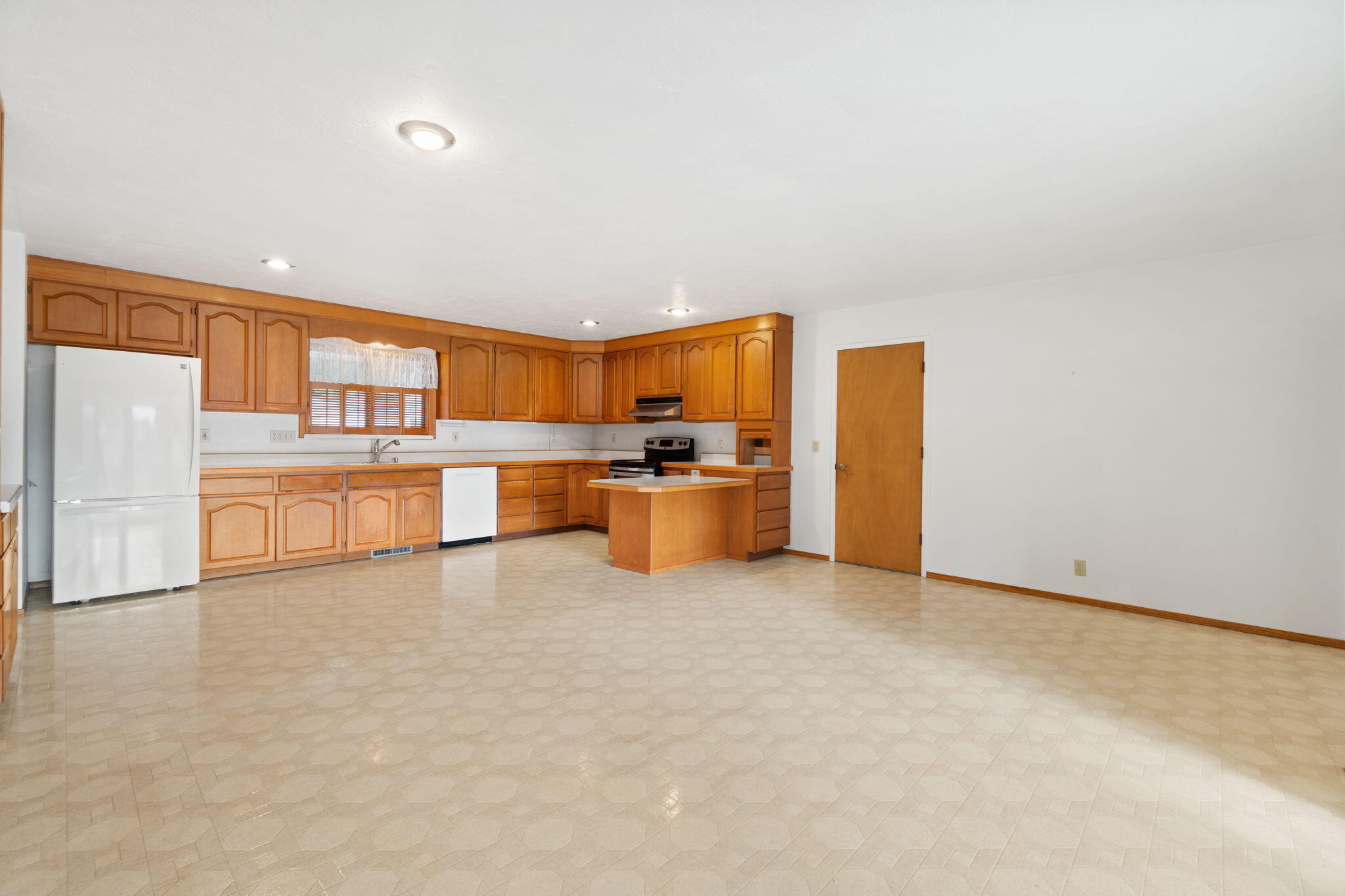 1096 Riverside Drive Rio Dell, CA 95562 - Photo 5 of 22 6-web-or-mls-DSC06786