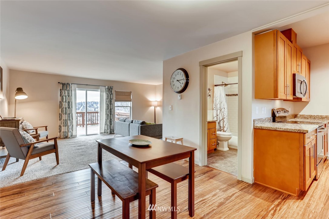 419 Cedar Avenue South Renton, WA 98057 - Photo 2 of 17 Gallery Image 2