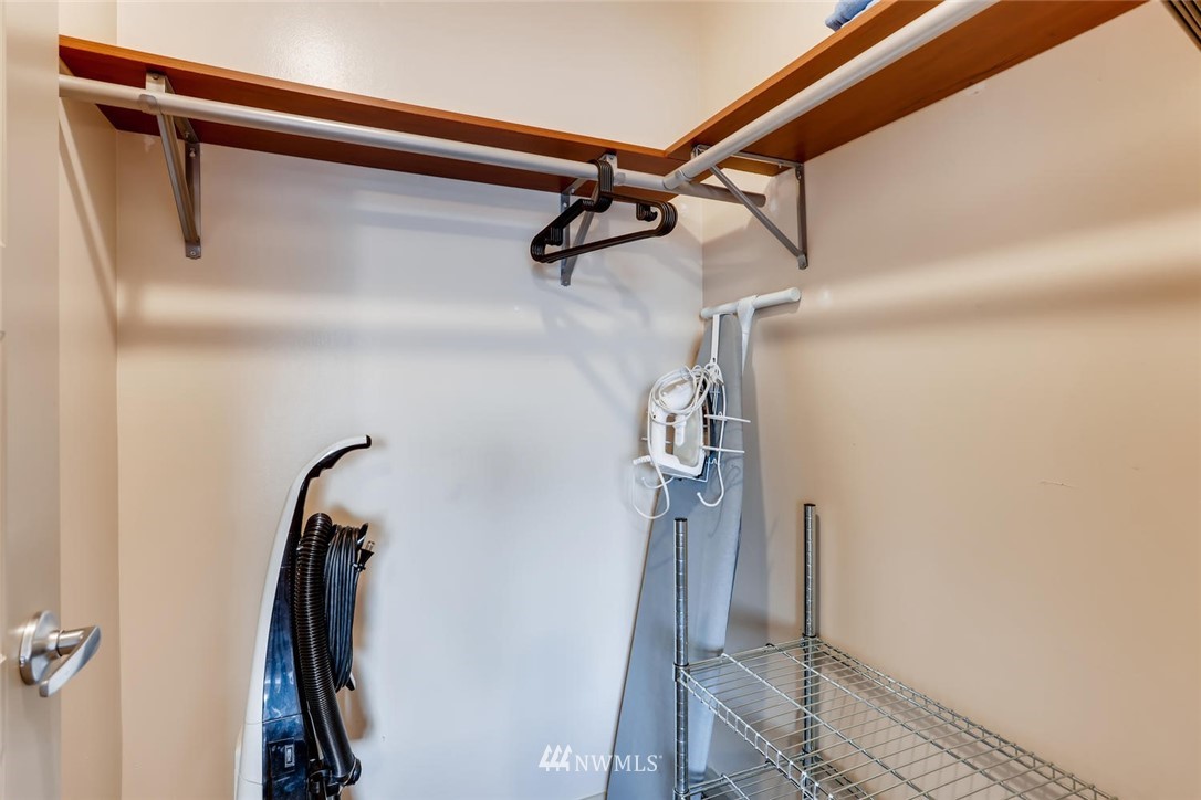 419 Cedar Avenue South Renton, WA 98057 - Photo 12 of 17 Gallery Image 12