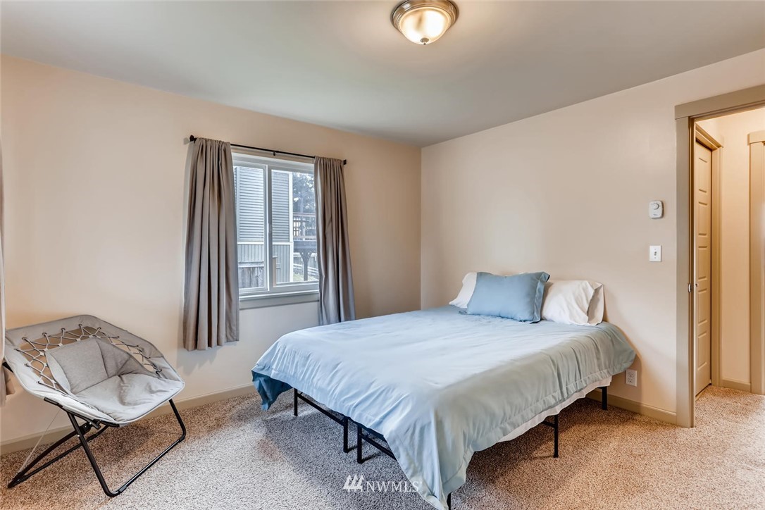419 Cedar Avenue South Renton, WA 98057 - Photo 14 of 17 Gallery Image 14