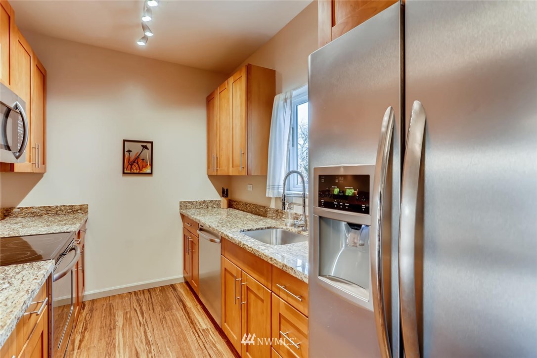 419 Cedar Avenue South Renton, WA 98057 - Photo 8 of 17 Gallery Image 8