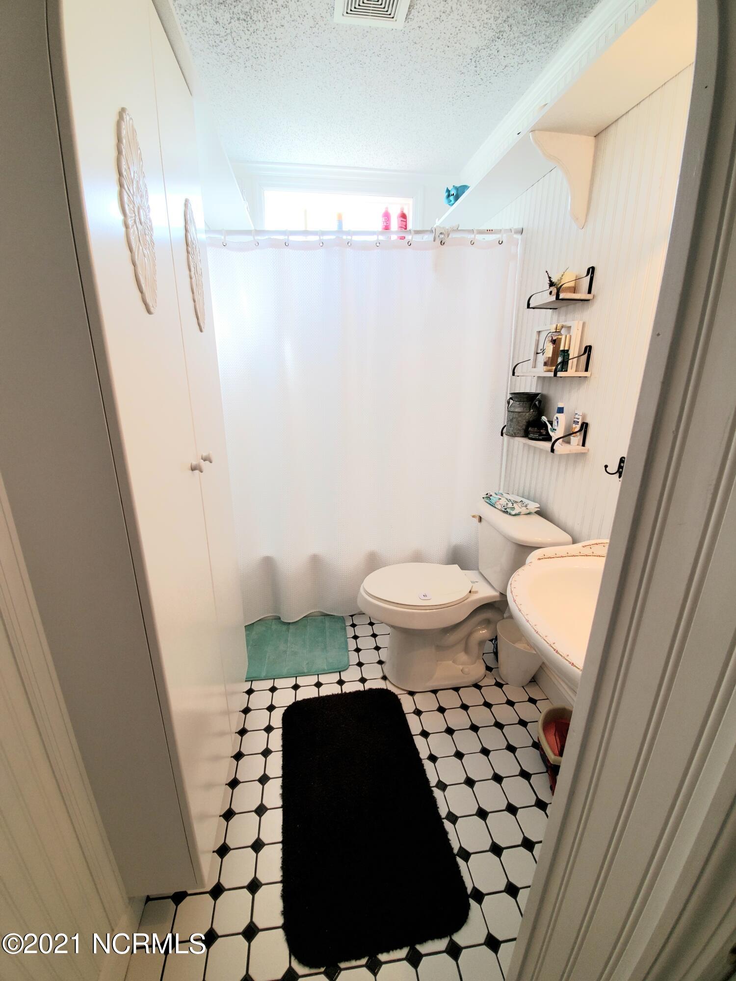 4535 Rivershore Drive New Bern, NC 28560 - Photo 14 of 31 20210305_192403