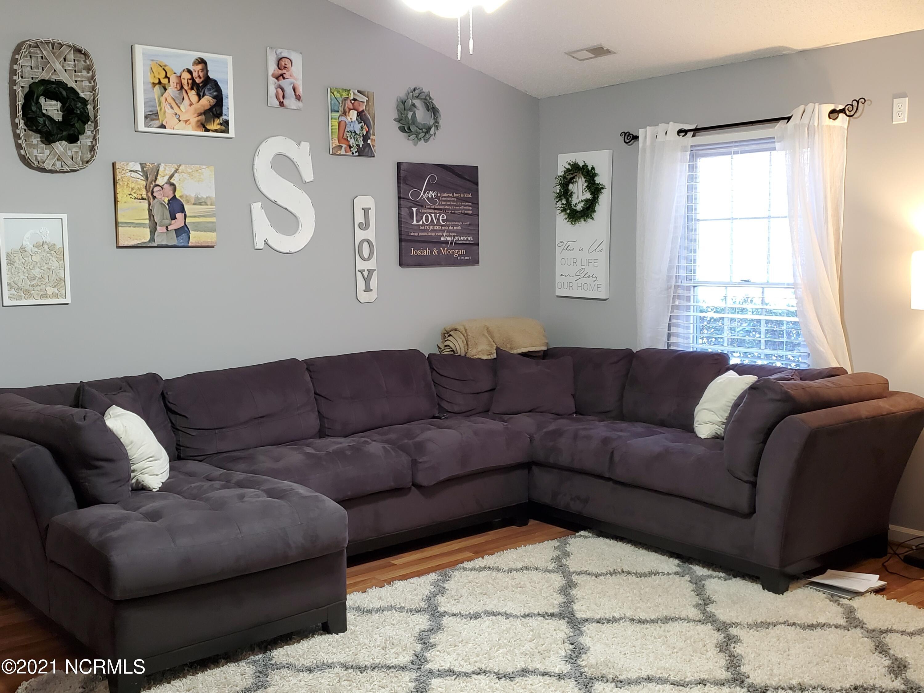 4535 Rivershore Drive New Bern, NC 28560 - Photo 3 of 31 20210305_153244