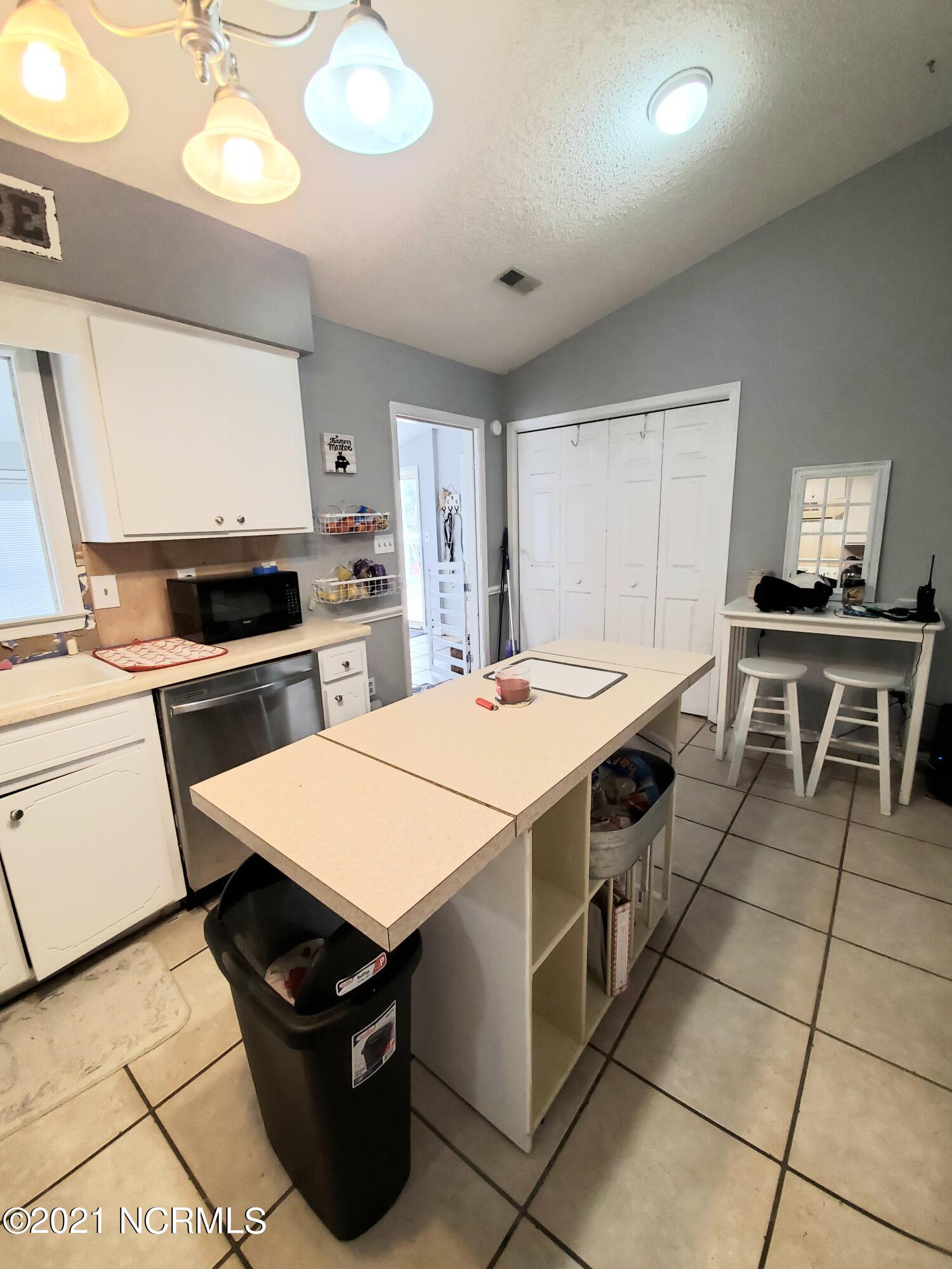 4535 Rivershore Drive New Bern, NC 28560 - Photo 7 of 31 20210305_191802