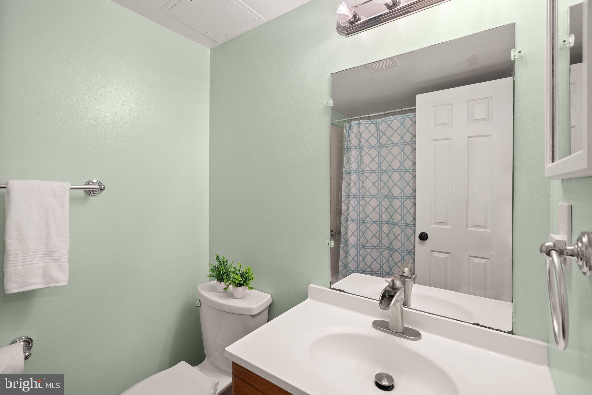 142 North Cottage Road Sterling, VA 20164 - Photo 24 of 43
