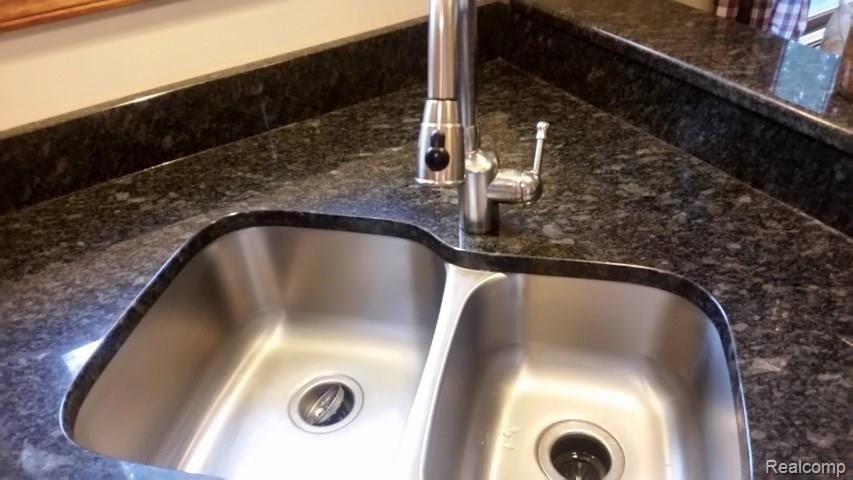 1359 Hampton Road Mount Clemens, MI 48043 - Photo 16 of 32 20170710_120151 (Small).jpg