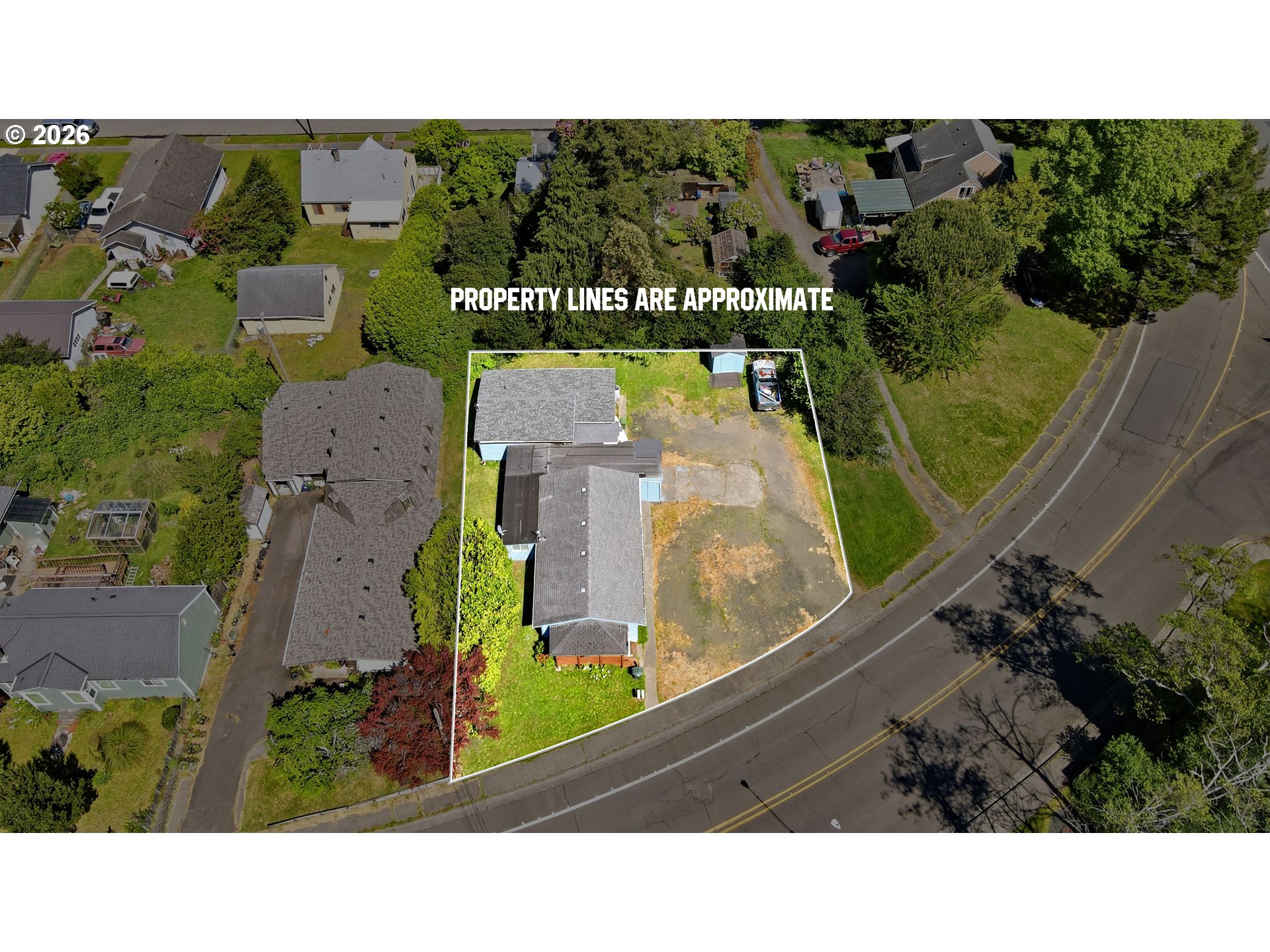1955 Maple Street North Bend, OR 97459 - Photo 4 of 48 a picture of a park
