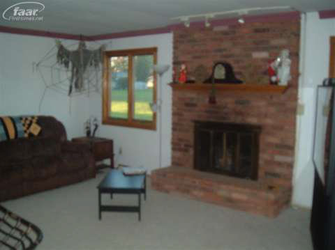 5094 Lahring Road Linden, MI 48451 - Photo 6 of 9 20375770-5.JPG