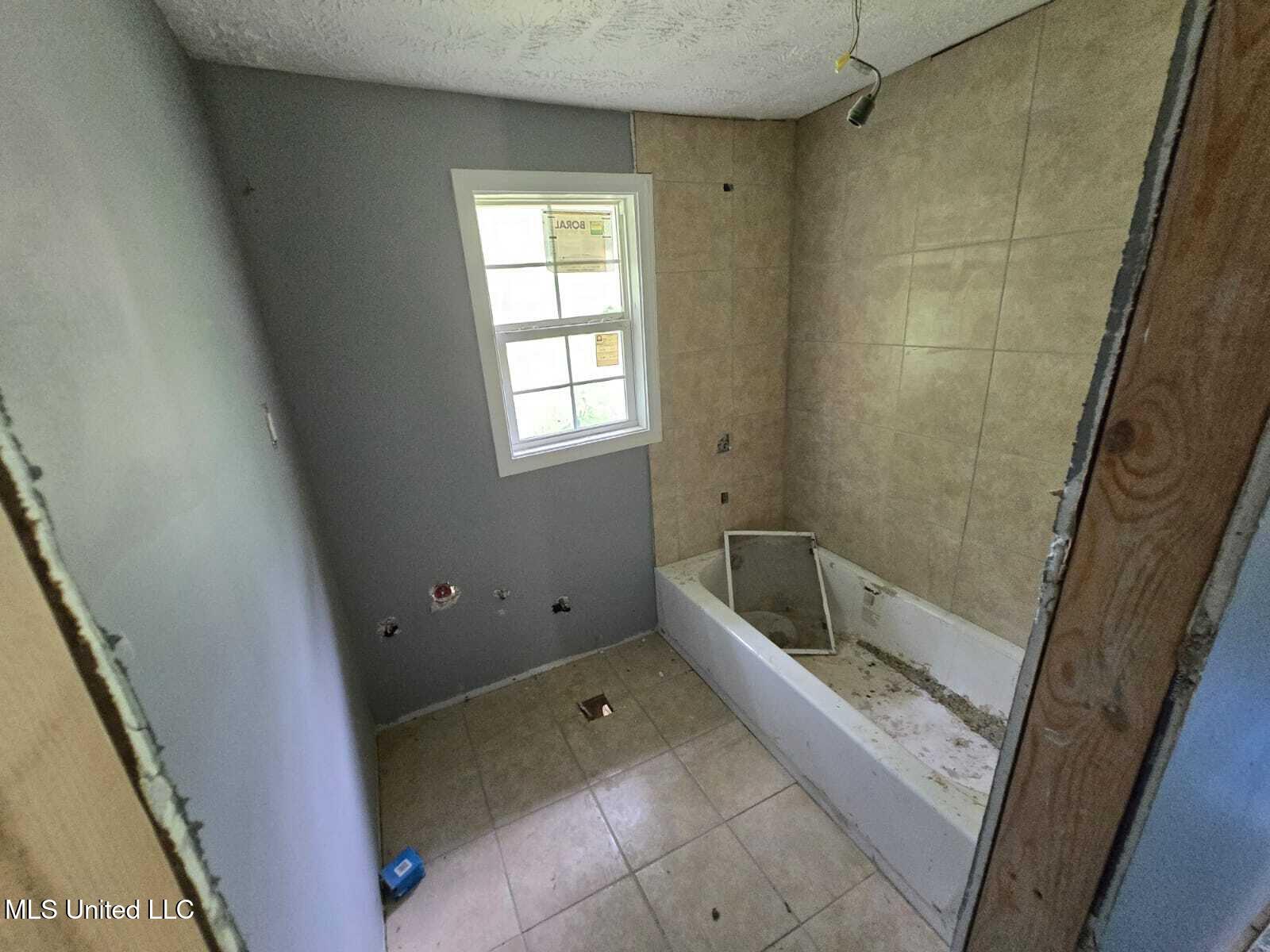 2804 Overstreet Avenue, Unit 6 Jackson, MS 39213 - Photo 13 of 34 13