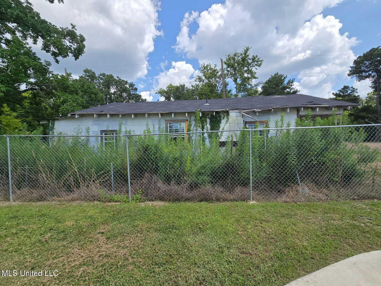 2804 Overstreet Avenue, Unit 6 Jackson, MS 39213 - Photo 3 of 34 3