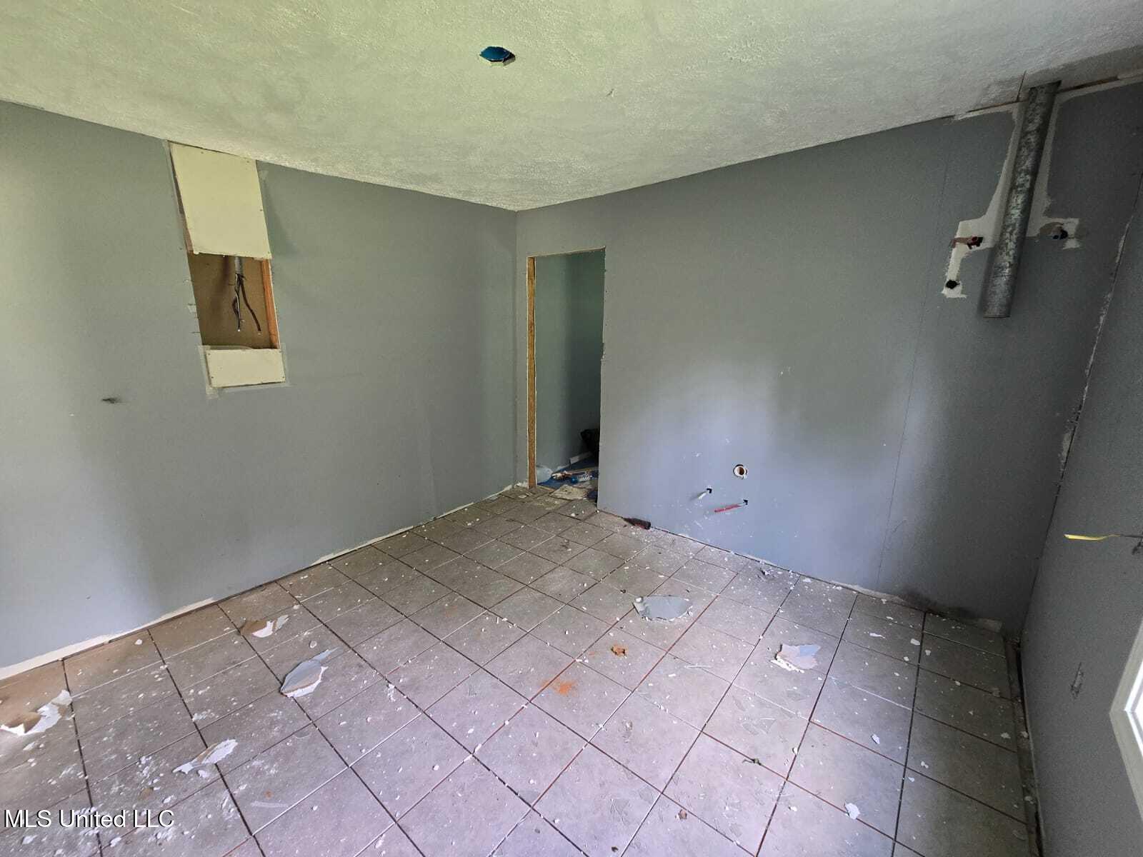 2804 Overstreet Avenue, Unit 6 Jackson, MS 39213 - Photo 9 of 34 9