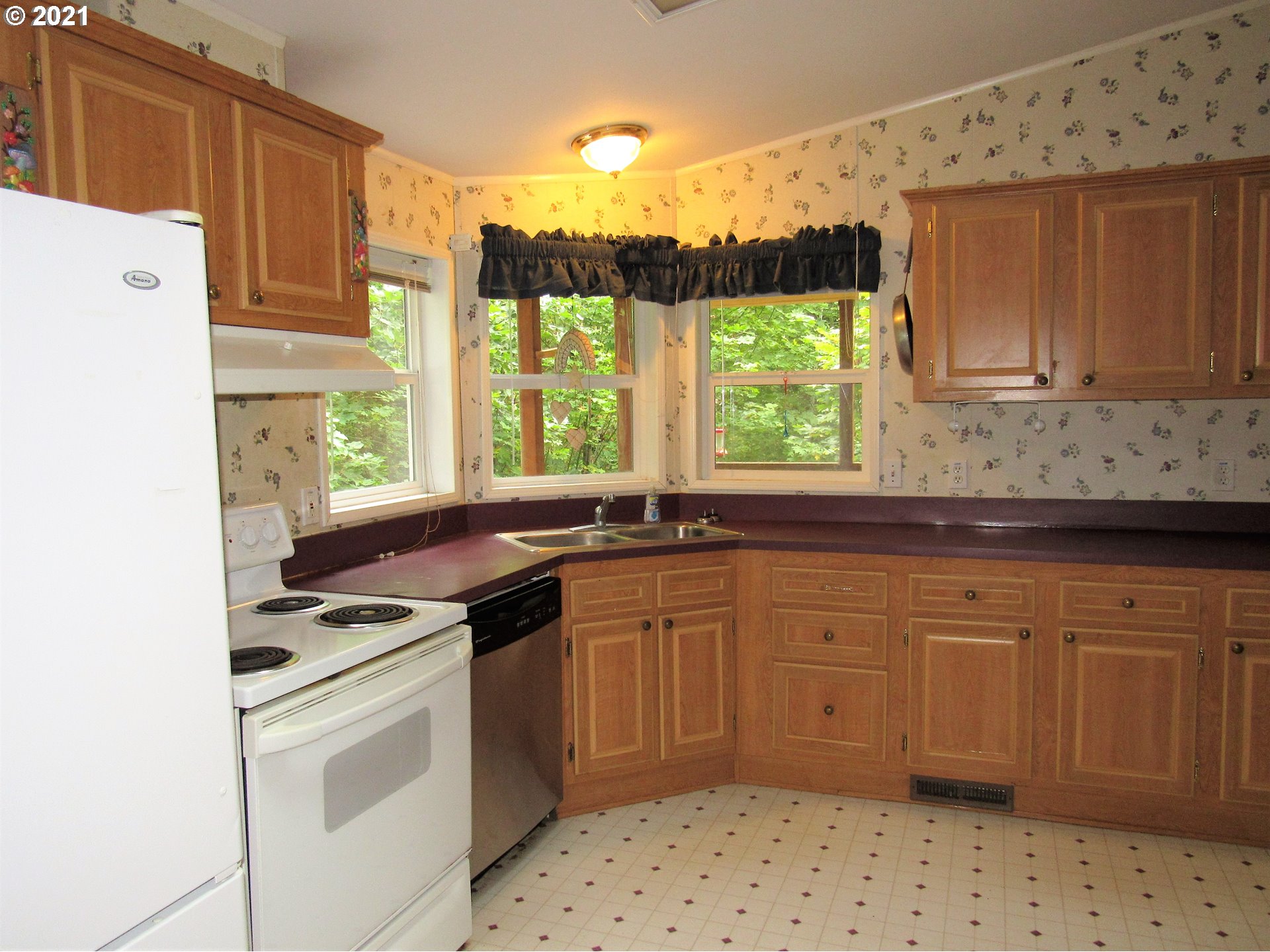 29340 Northwest Nowakowski Road Buxton, OR 97109 - Photo 11 of 32 Gallery Image 11