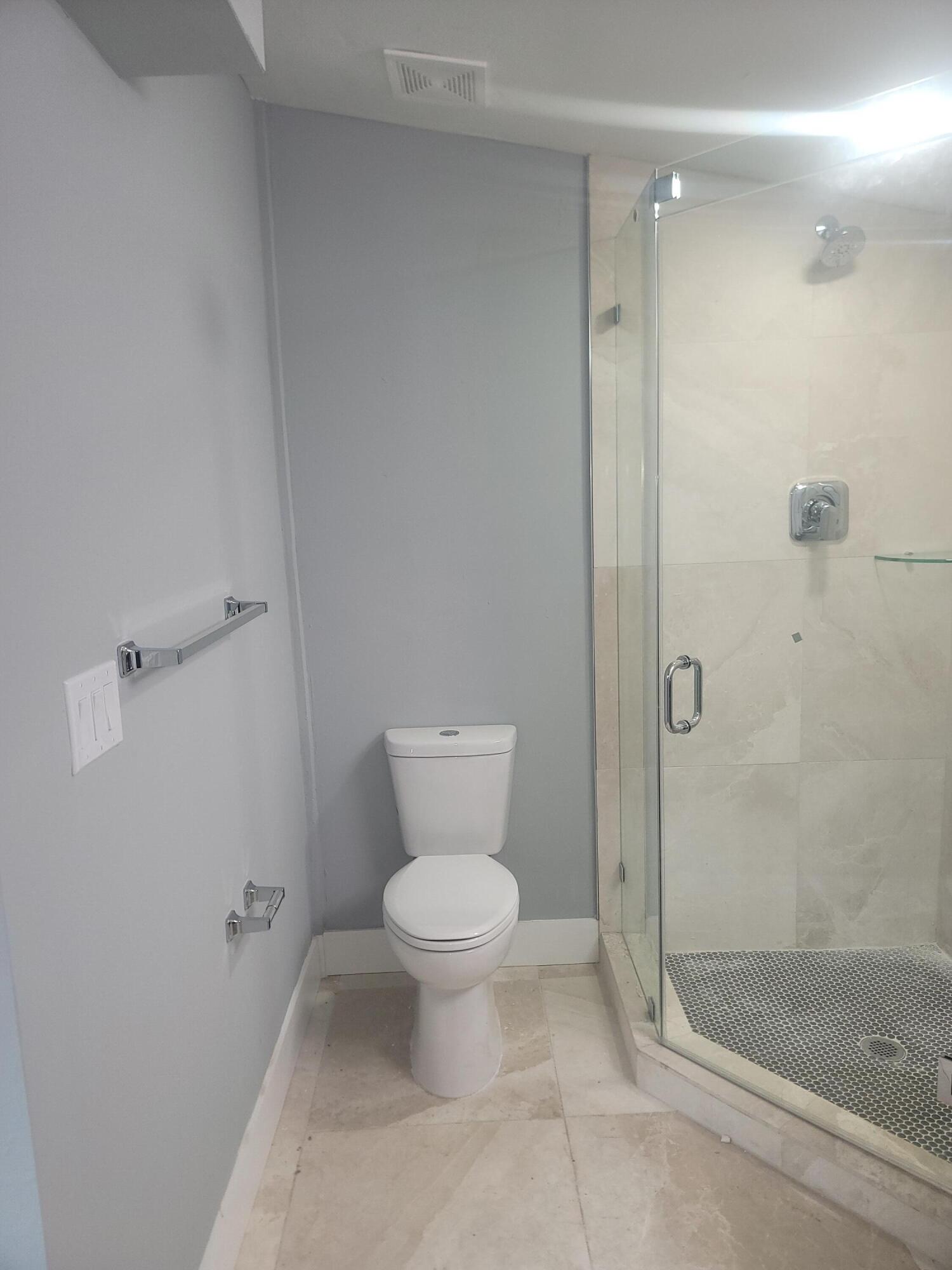 1122 West 26th Court Riviera Beach, FL 33404 - Photo 7 of 13 20250123_104425